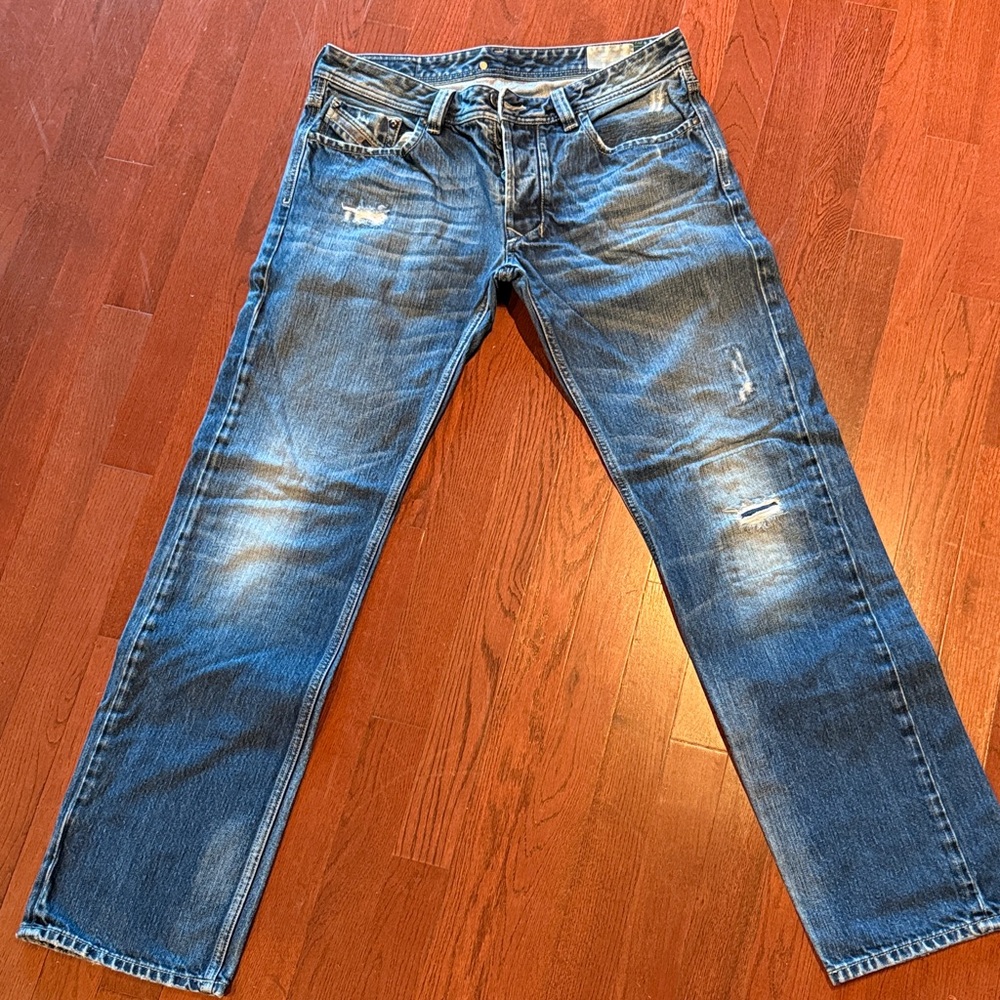 Men's Classic Straight-Leg Denim Jeans